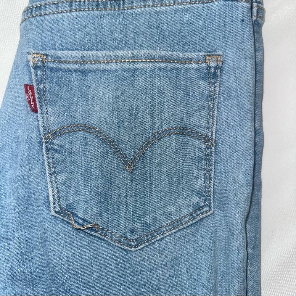 Levi's Women's Skinny Leg Jeans size 26 - Picture 3 of 8